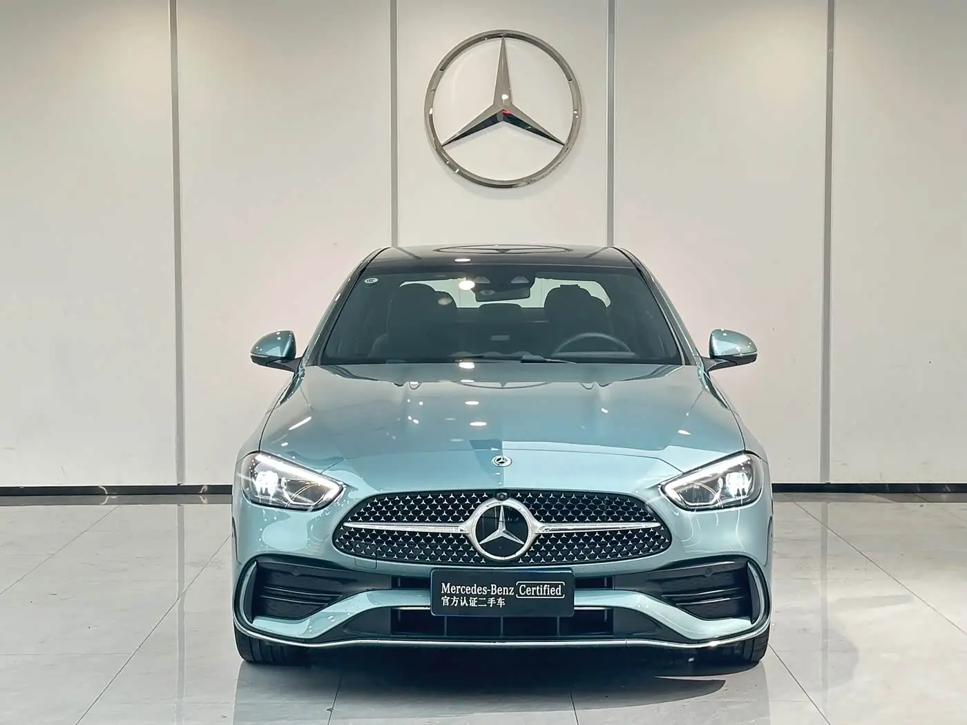 Mercedes-Benz C-Class 2025 — Photo 2/14