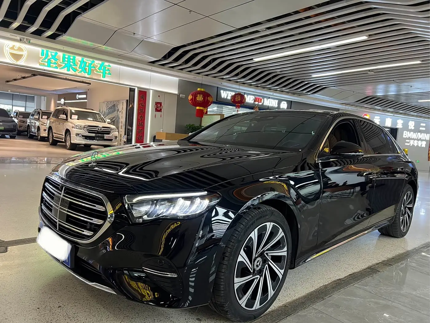 Mercedes-Benz E-Class 2024 — Photo 1/15