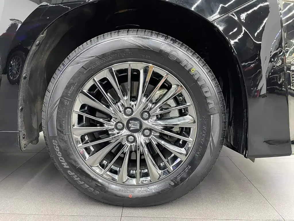 Toyota Vellfire 2022 — Photo 16/16