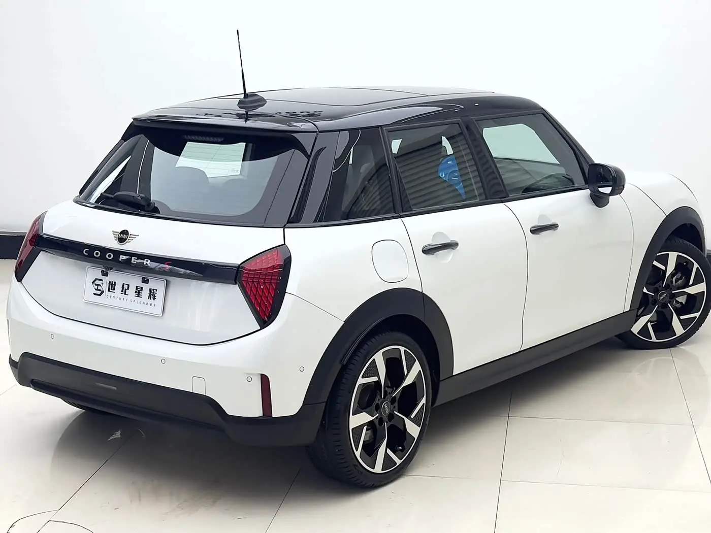 MINI MINI 2024 — Photo 9/20