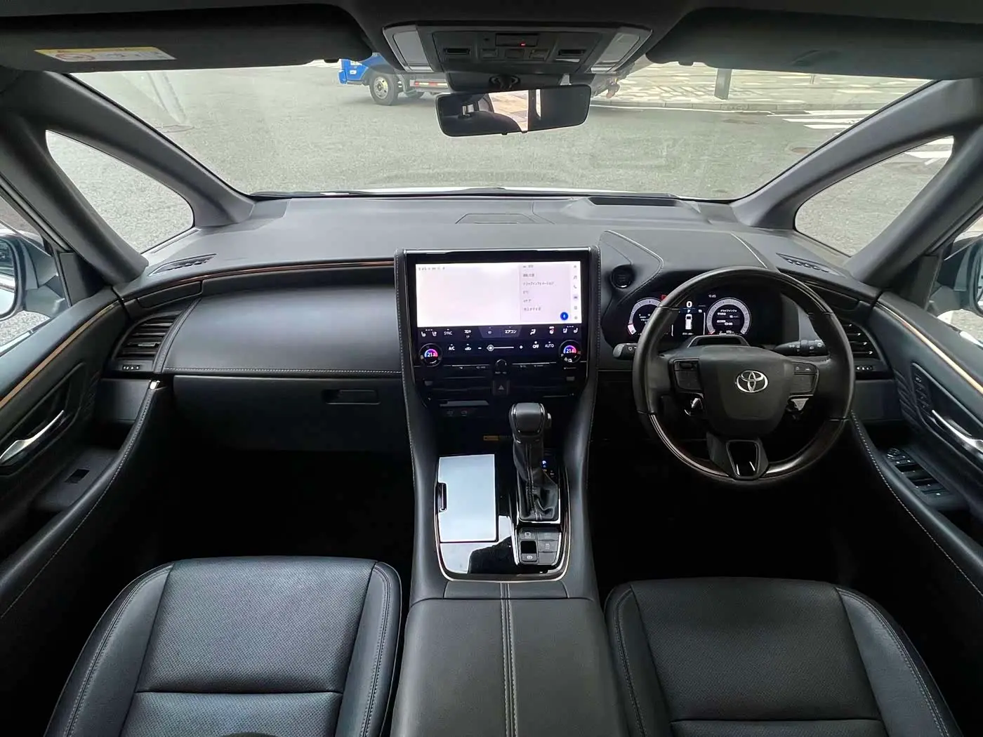 Toyota Alphard 2026 — Фото 6/11
