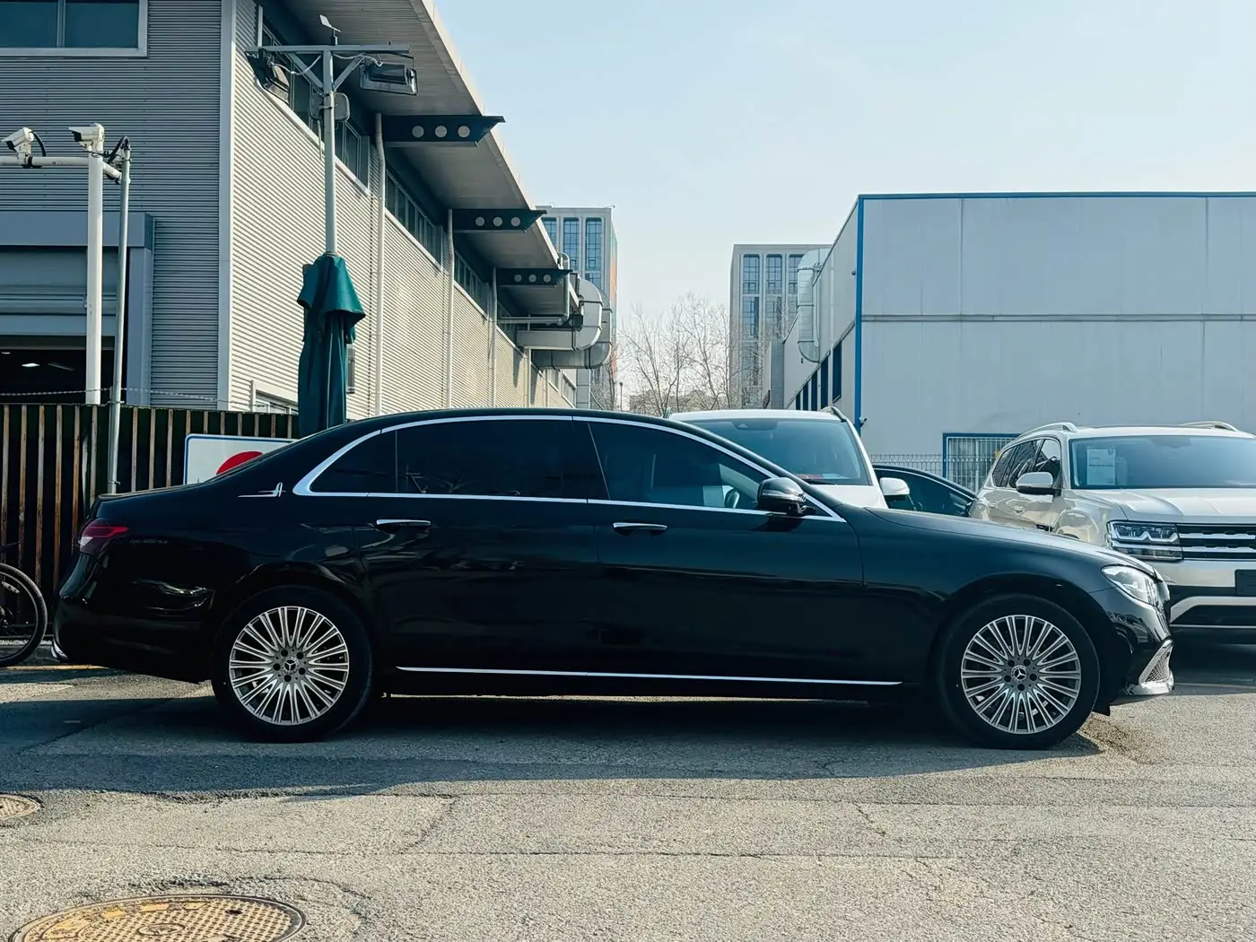Mercedes-Benz E-Class 2022 — Photo 5/20