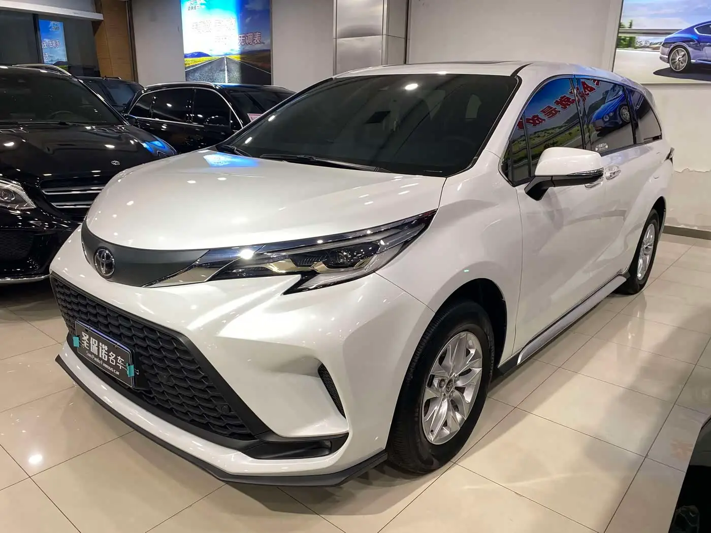 Toyota Granvia, 2024