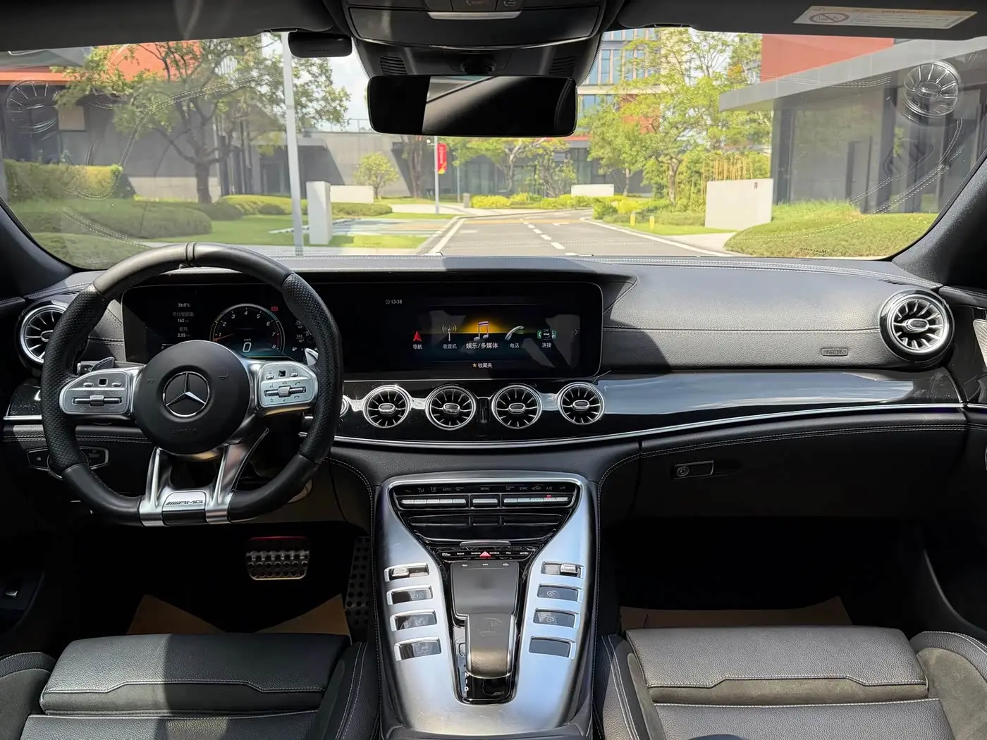 Mercedes-Benz AMG GT 2019 — Photo 17/19