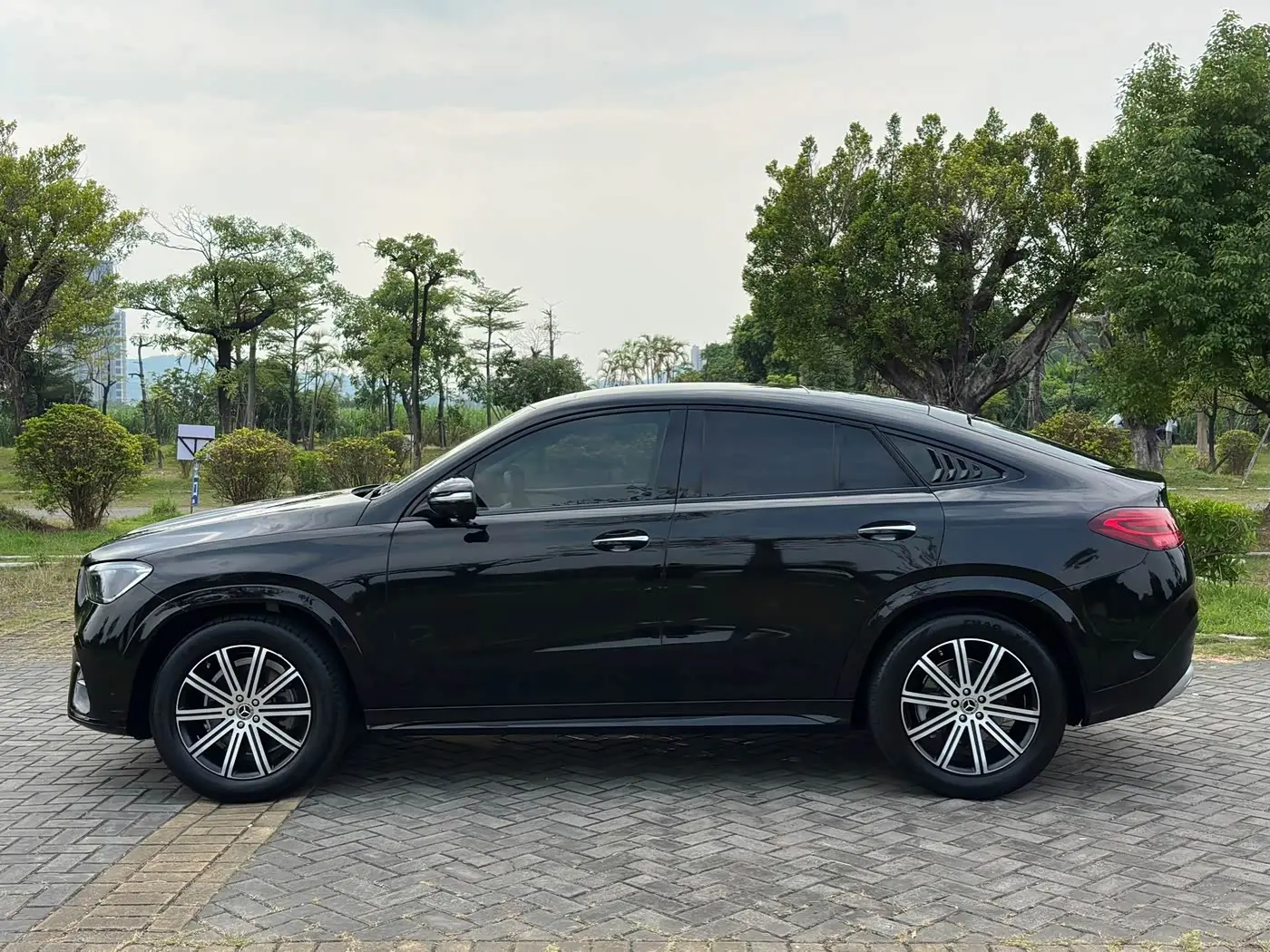 Mercedes-Benz GLE Coupe 2024 — Фото 7/20