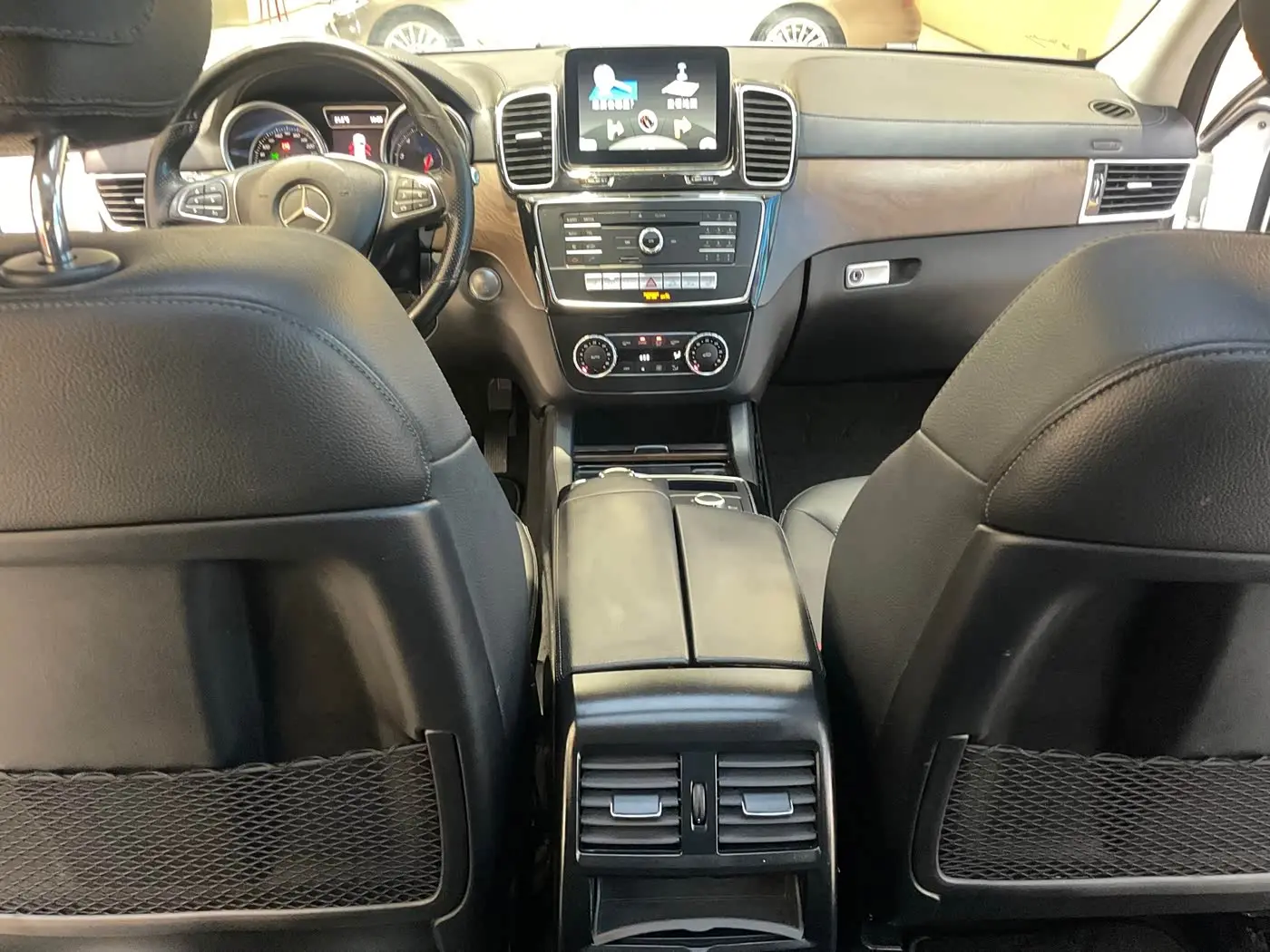 Mercedes-Benz GLE 2017 — Photo 11/20