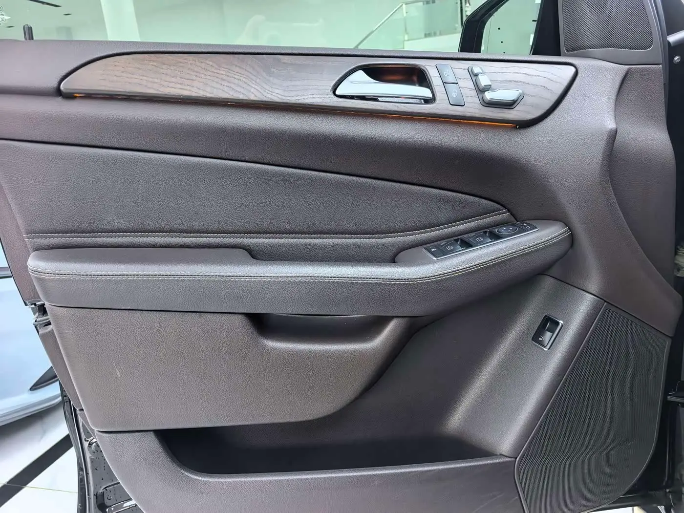 Mercedes-Benz GLE 2016 — Photo 4/16