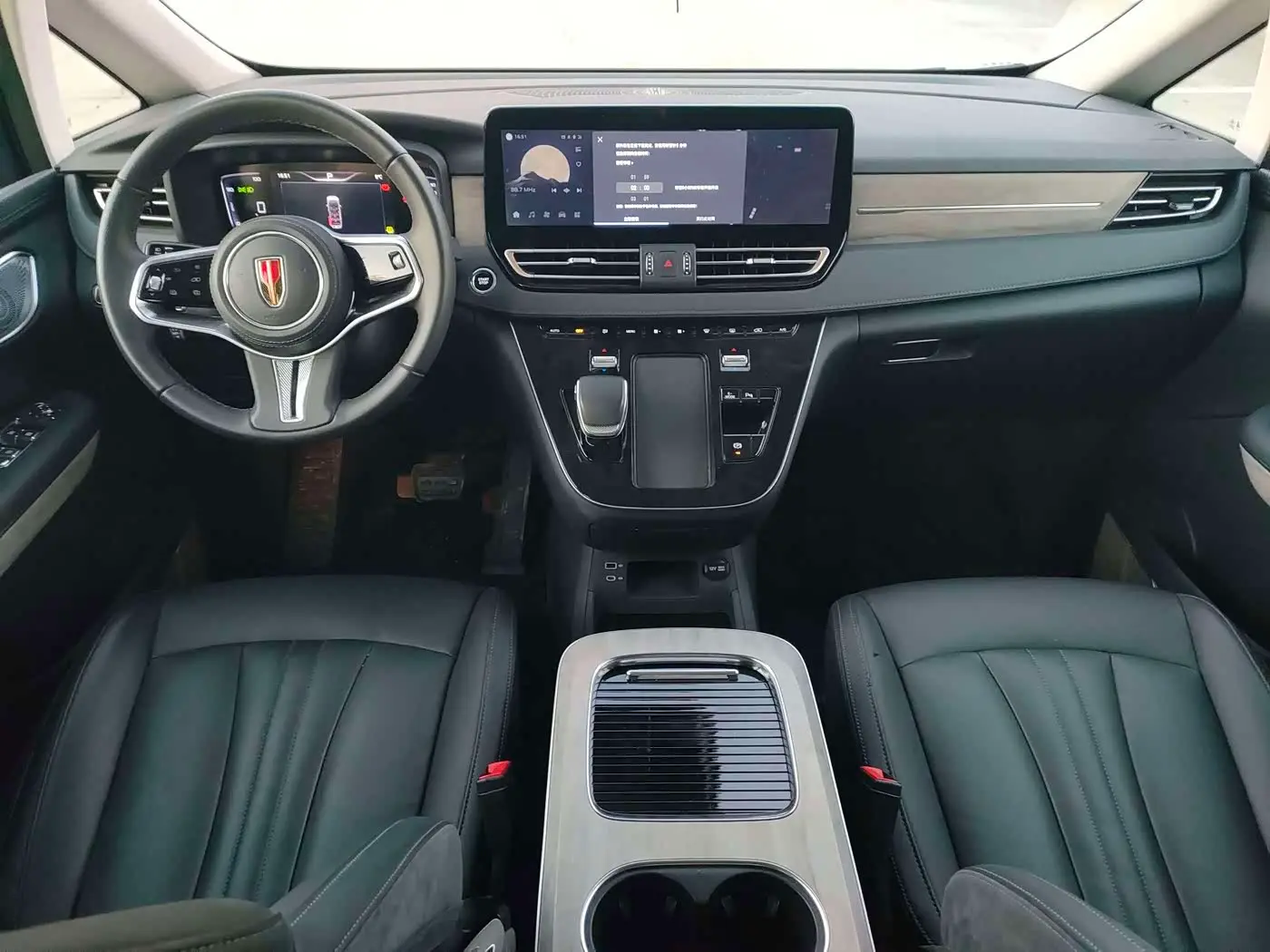 Hongqi HQ9 PHEV 2024 — Şəkil 4/15