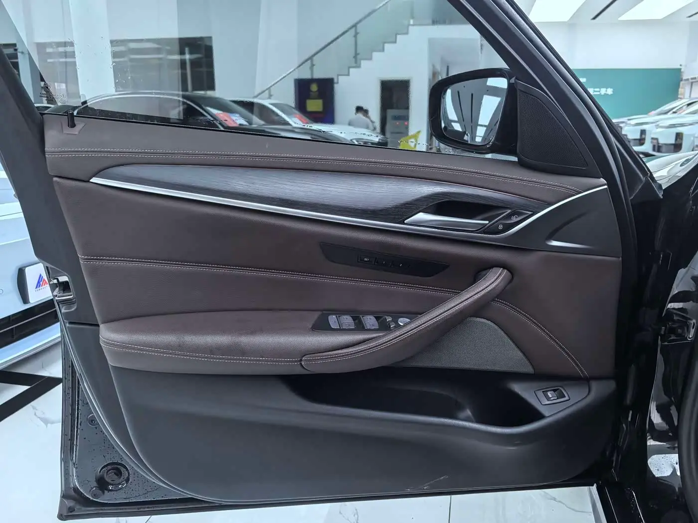 BMW 5 Series 2023 — Photo 4/15