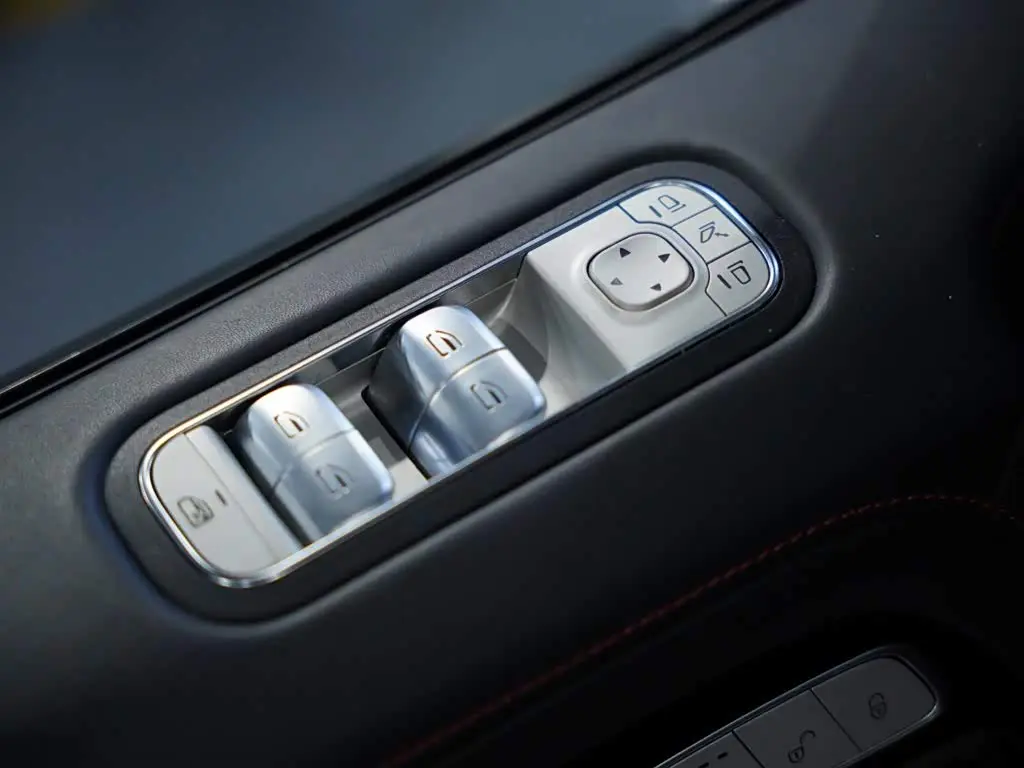 Mercedes-Benz G-Class 2021 — Photo 18/20