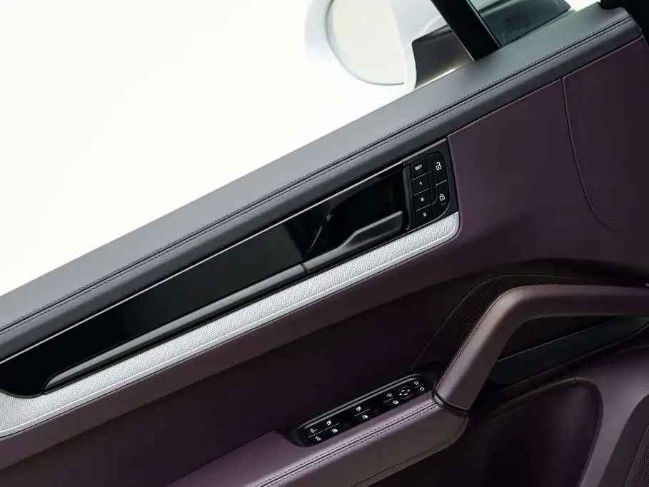 Porsche Cayenne 2023 — Photo 15/20