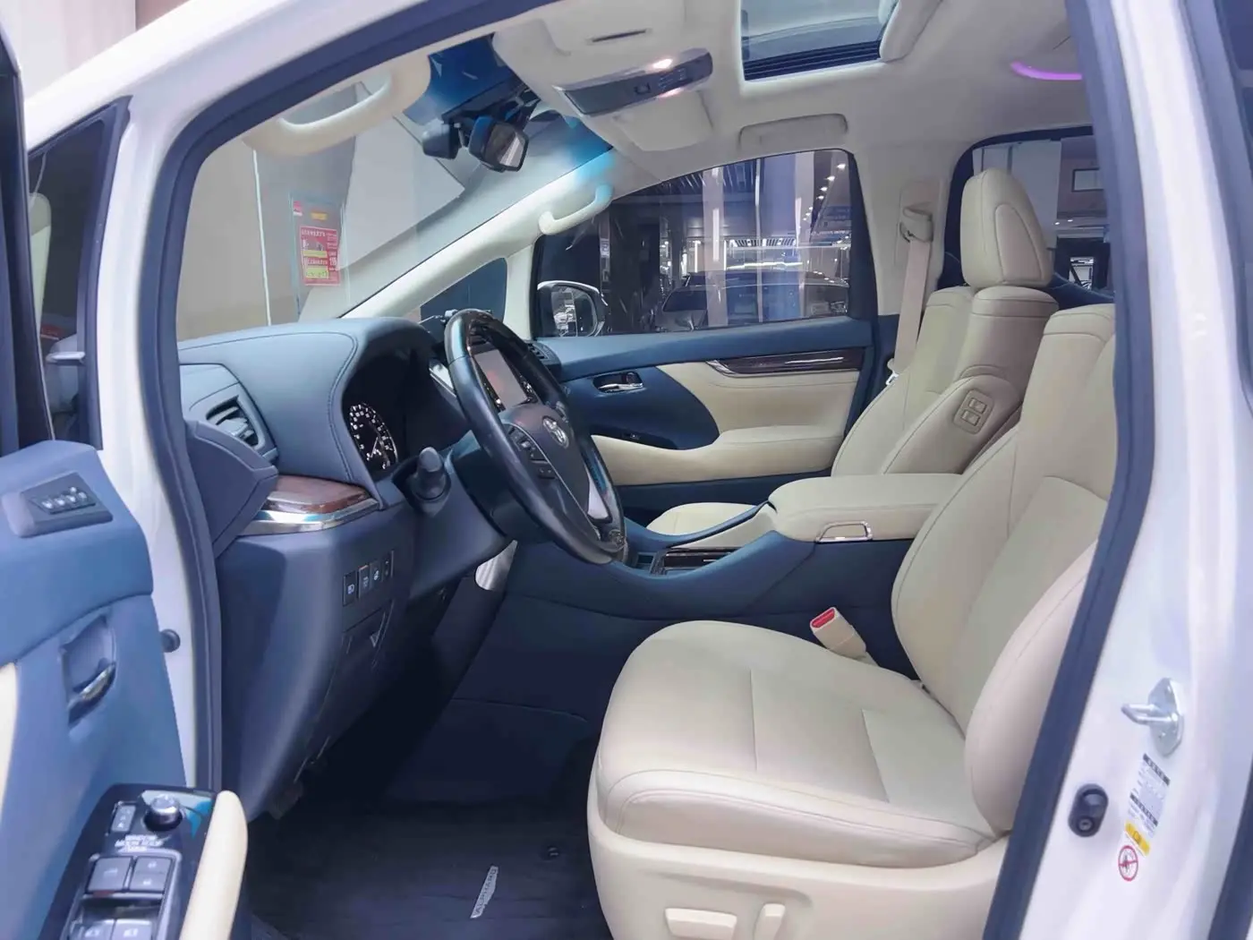 Toyota Alphard 2019 — Şəkil 12/20