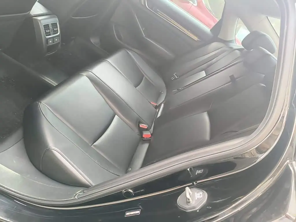 Honda Accord 2023 — Фото 16/19