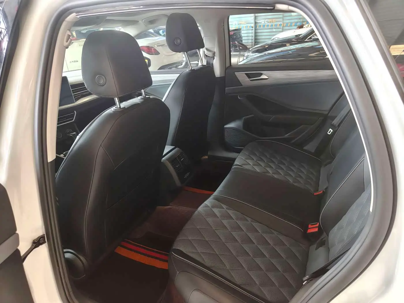 Volkswagen Sagitar 2023 — Photo 8/16