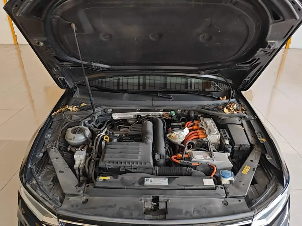 Volkswagen Magotan GTE Plug-in Hybrid 2021 — Photo 20/20