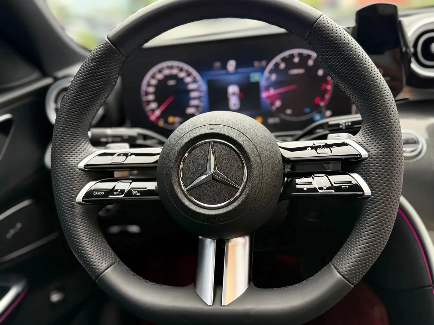 Mercedes-Benz C-Class 2024 — Photo 15/17