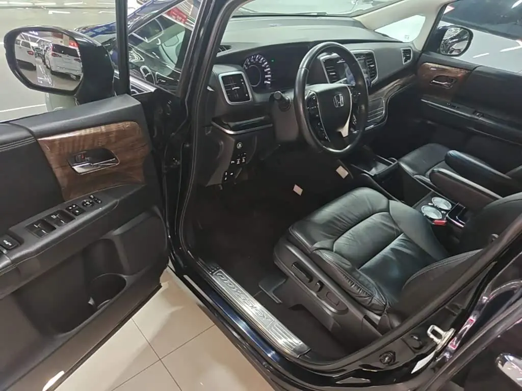 Honda Odyssey 2016 — Photo 16/20