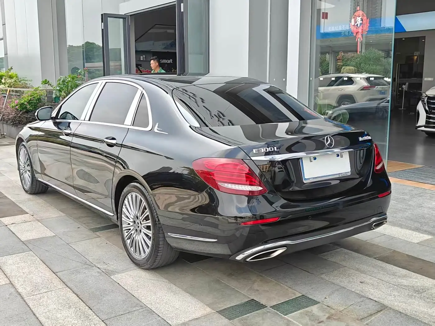 Mercedes-Benz E-Class 2020 — Photo 6/20