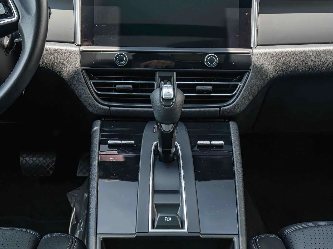 Porsche Macan 2023 — Photo 15/19