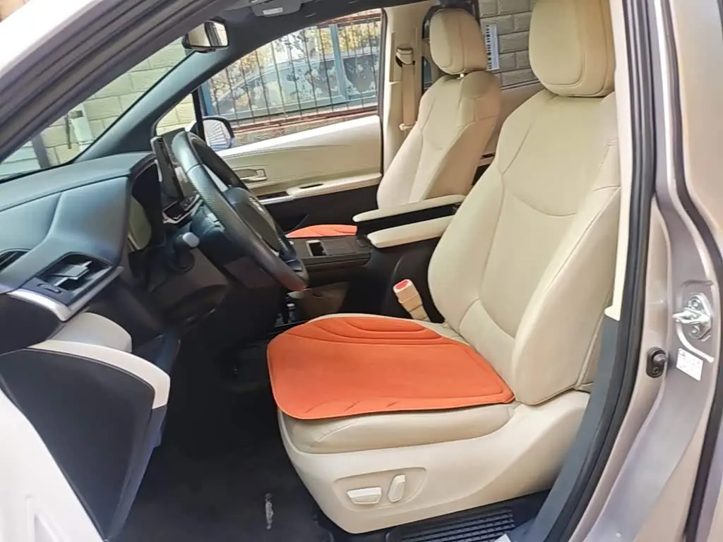 Toyota Sienna 2022 — Photo 14/19