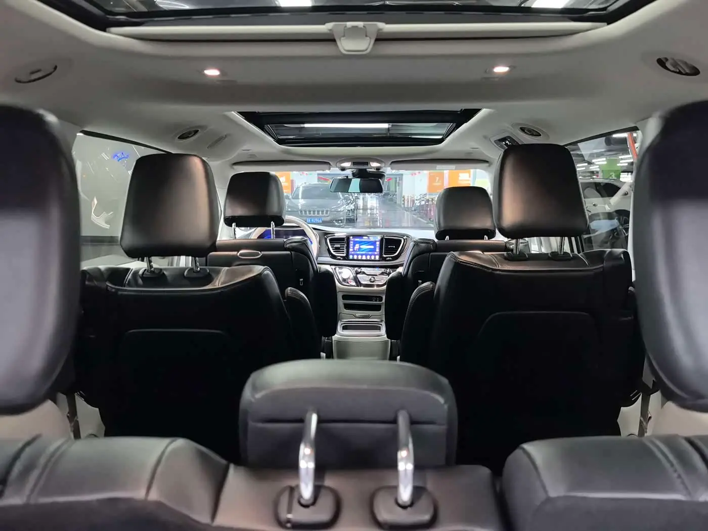 Chrysler Grand Caravan PHEV 2020 — Photo 13/15