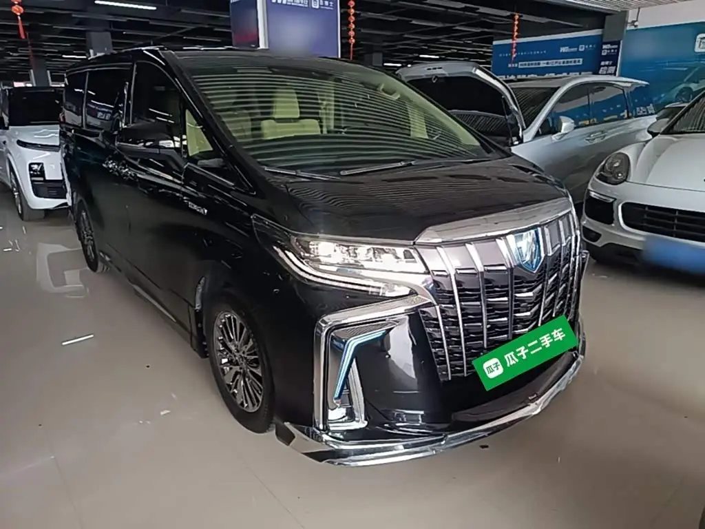 Toyota Alphard 2022 — Photo 3/19