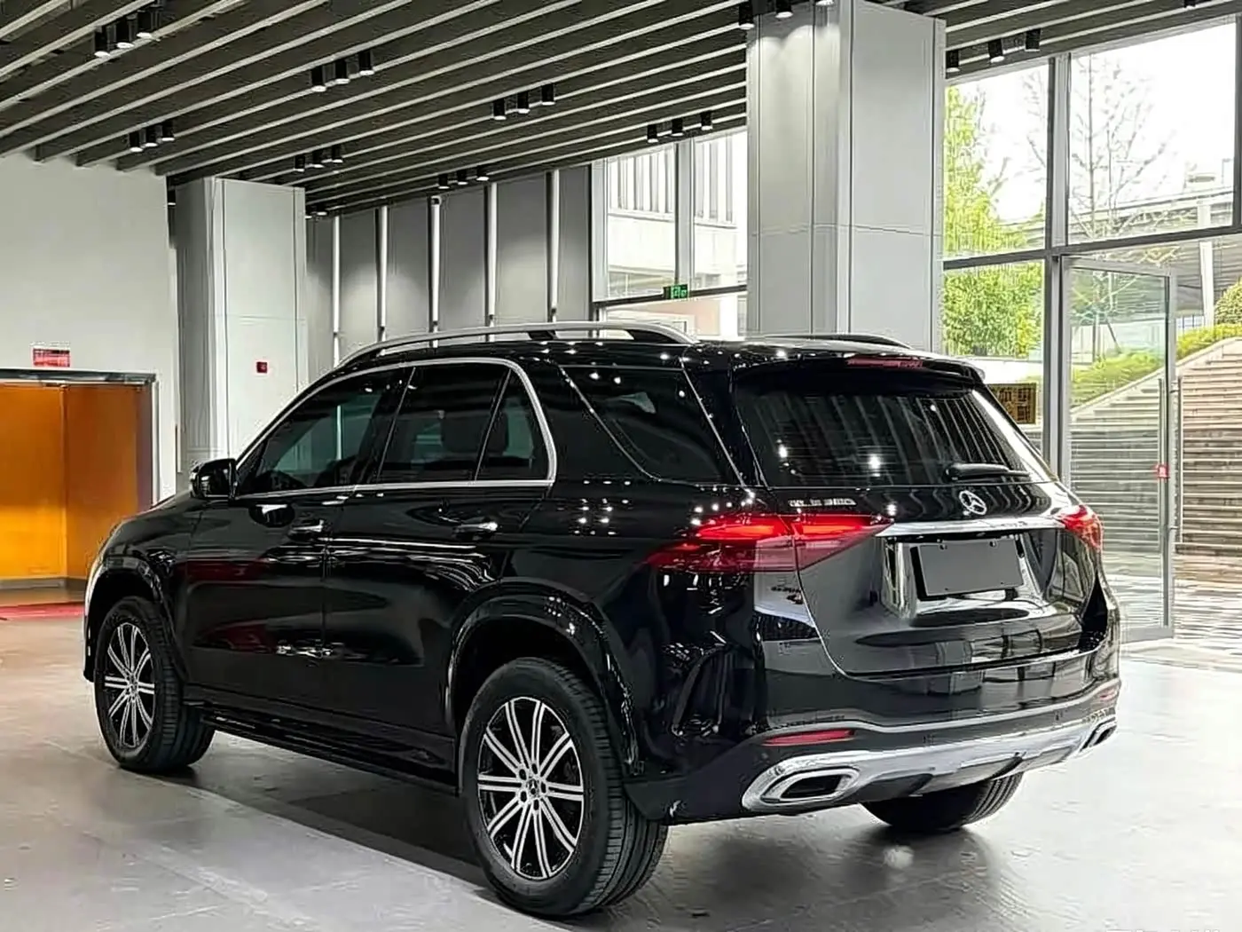 Mercedes-Benz GLE 2024 — Photo 13/14