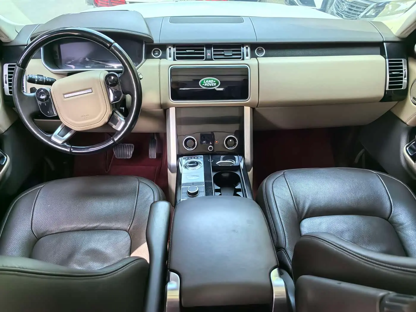 Land Rover Range Rover 2018 — Photo 10/12