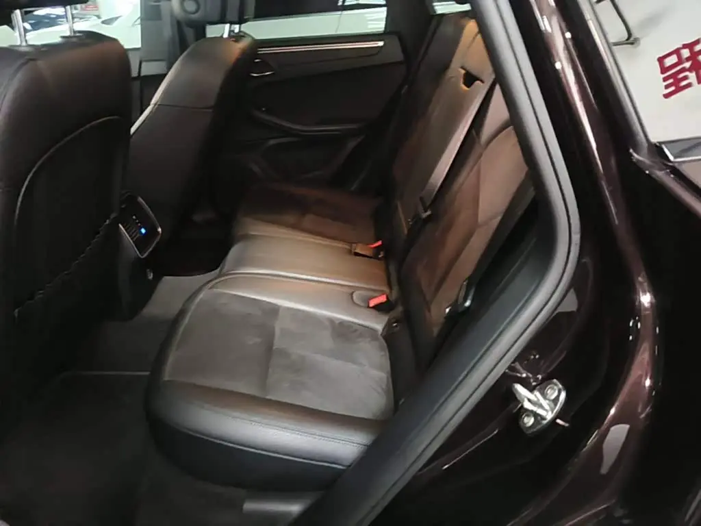 Porsche Macan 2020 — Photo 12/19