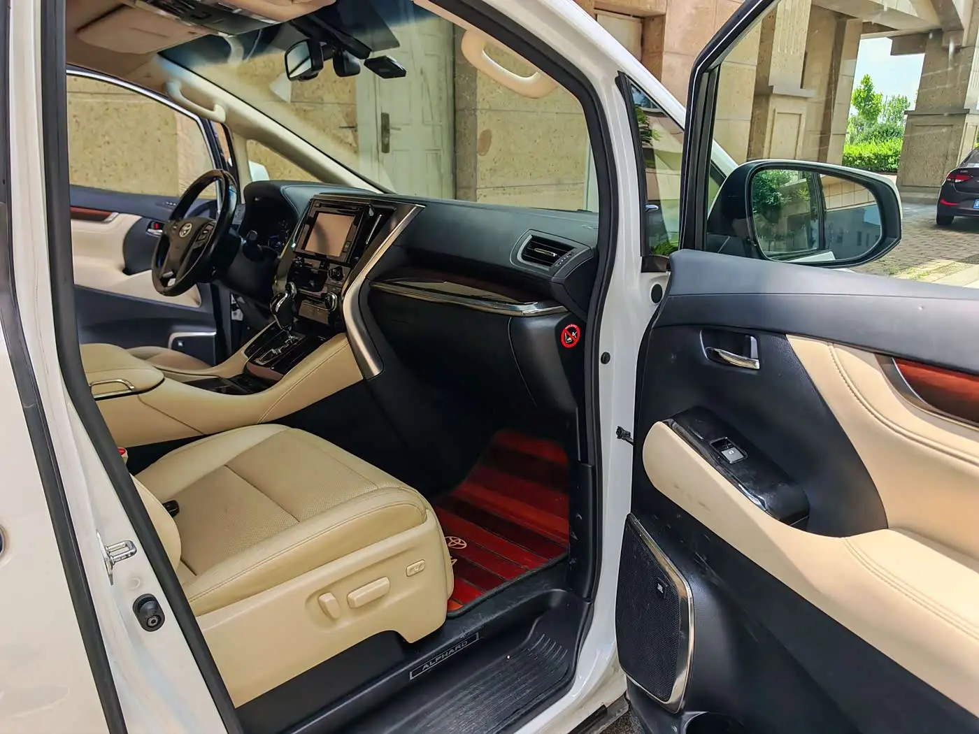 Toyota Alphard 2016 — Фото 13/18
