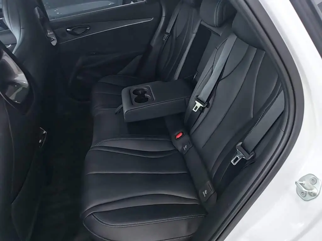 BYD Seal 06 New Energy 2025 — Photo 17/20