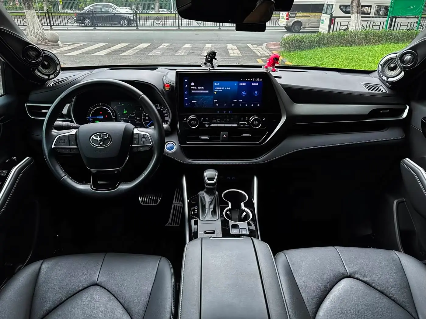 Toyota Highlander 2022 — Фото 16/20