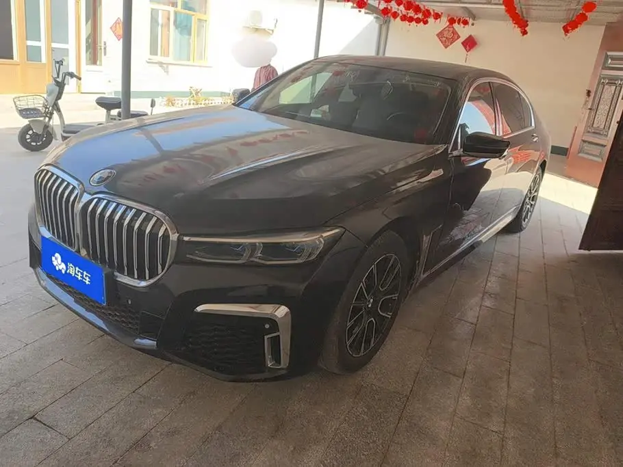 BMW 7 Series 2017 — Фото 1/16