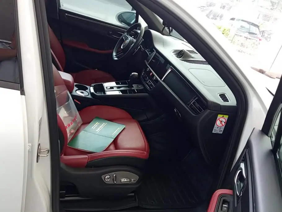 Porsche Macan 2024 — Photo 8/16