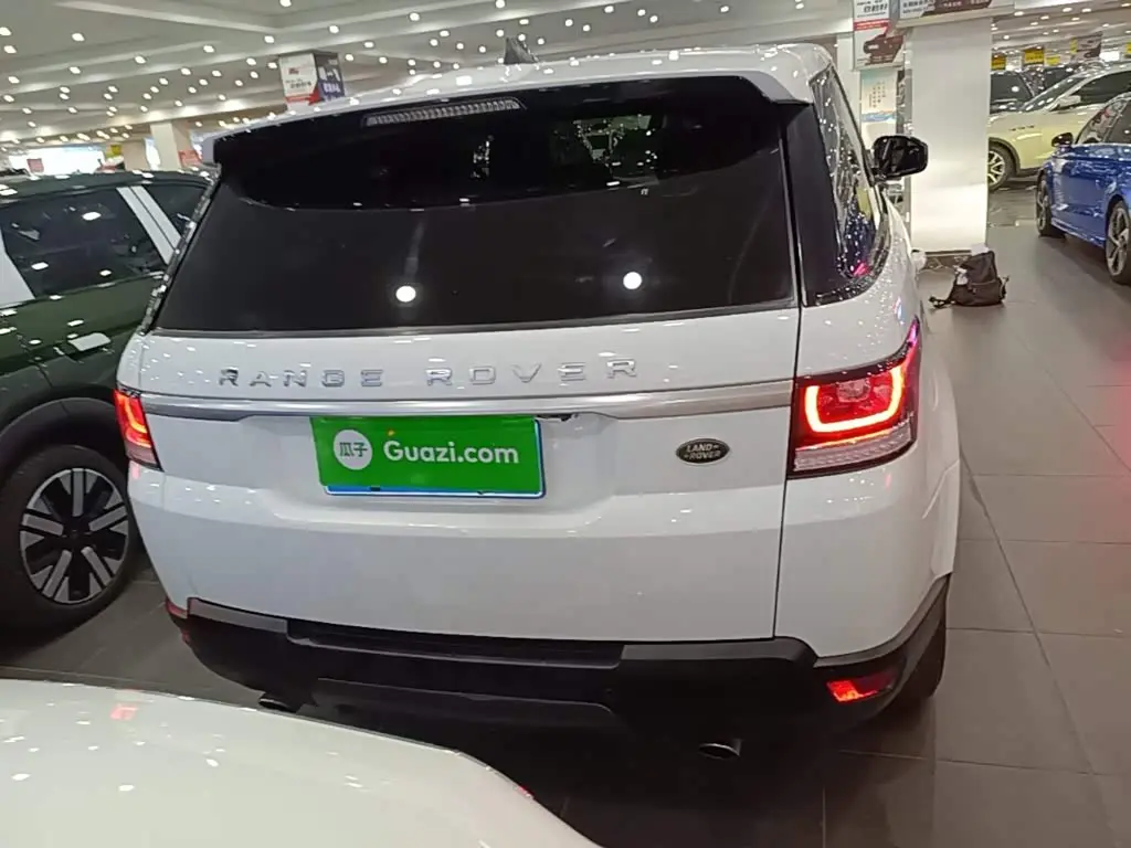 Land Rover Range Rover Sport 2017 — Фото 6/20