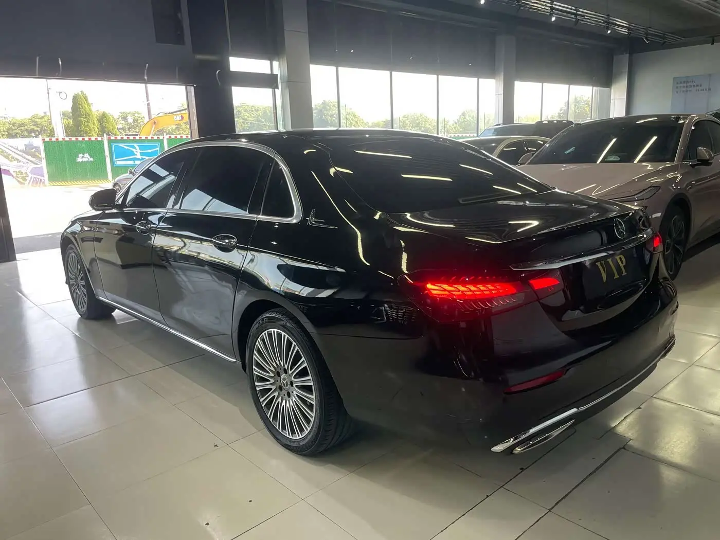 Mercedes-Benz E-Class 2023 — Şəkil 5/10