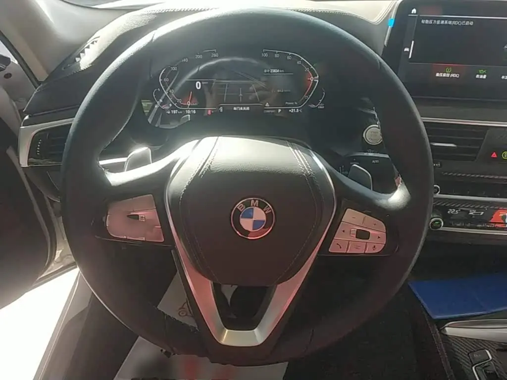 BMW 5 Series 2023 — Photo 10/19