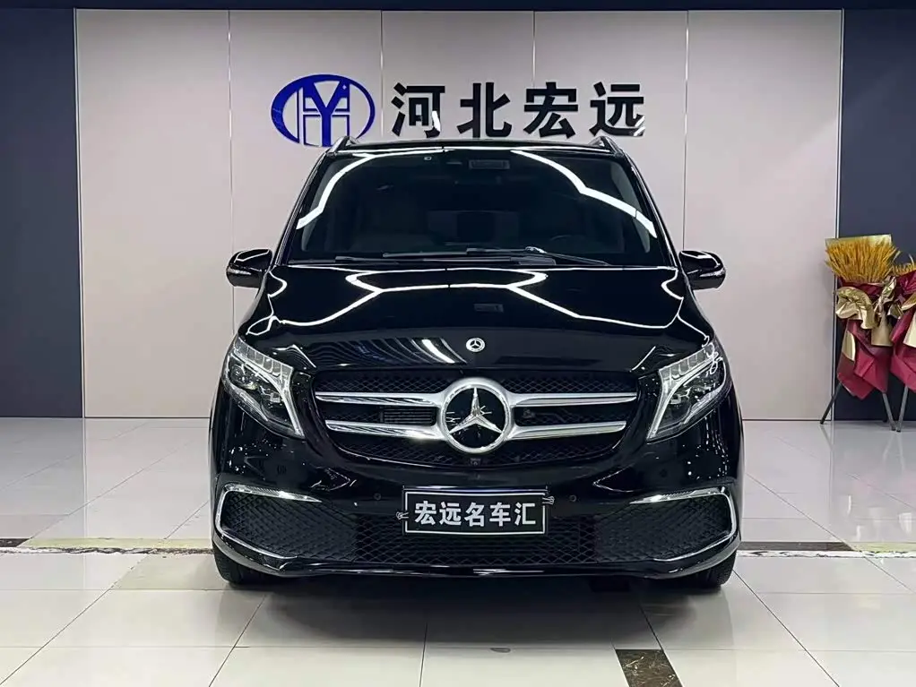 Mercedes-Benz V-Class 2022 — Photo 2/15