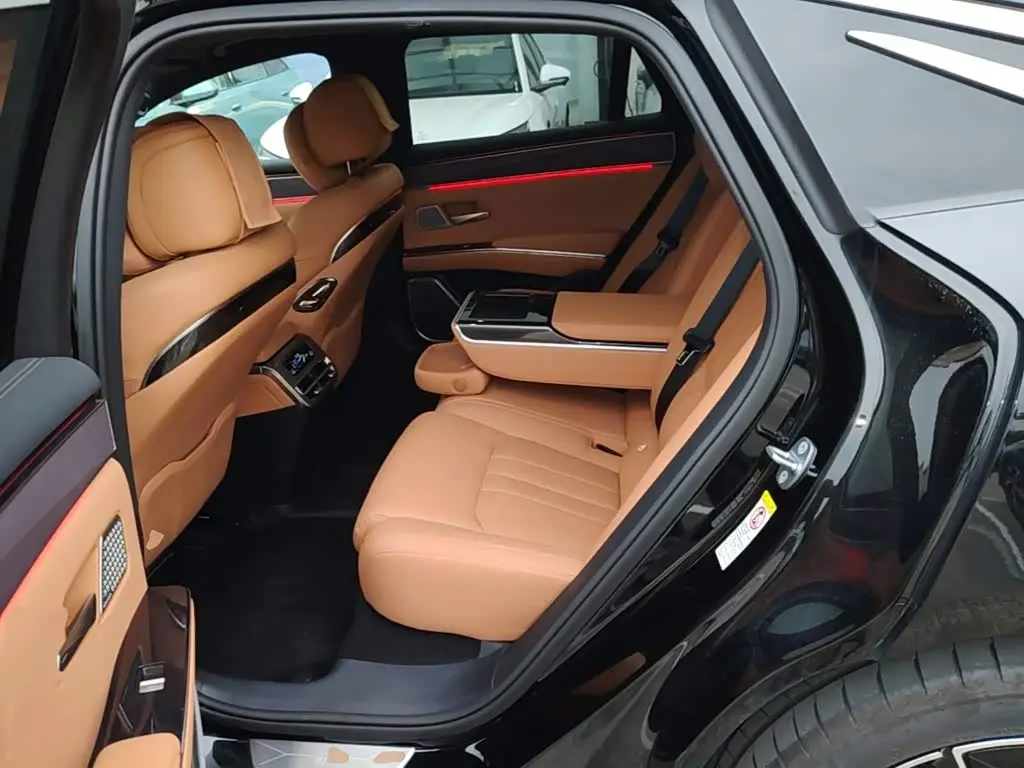 BYD Han L 2025 — Photo 17/20