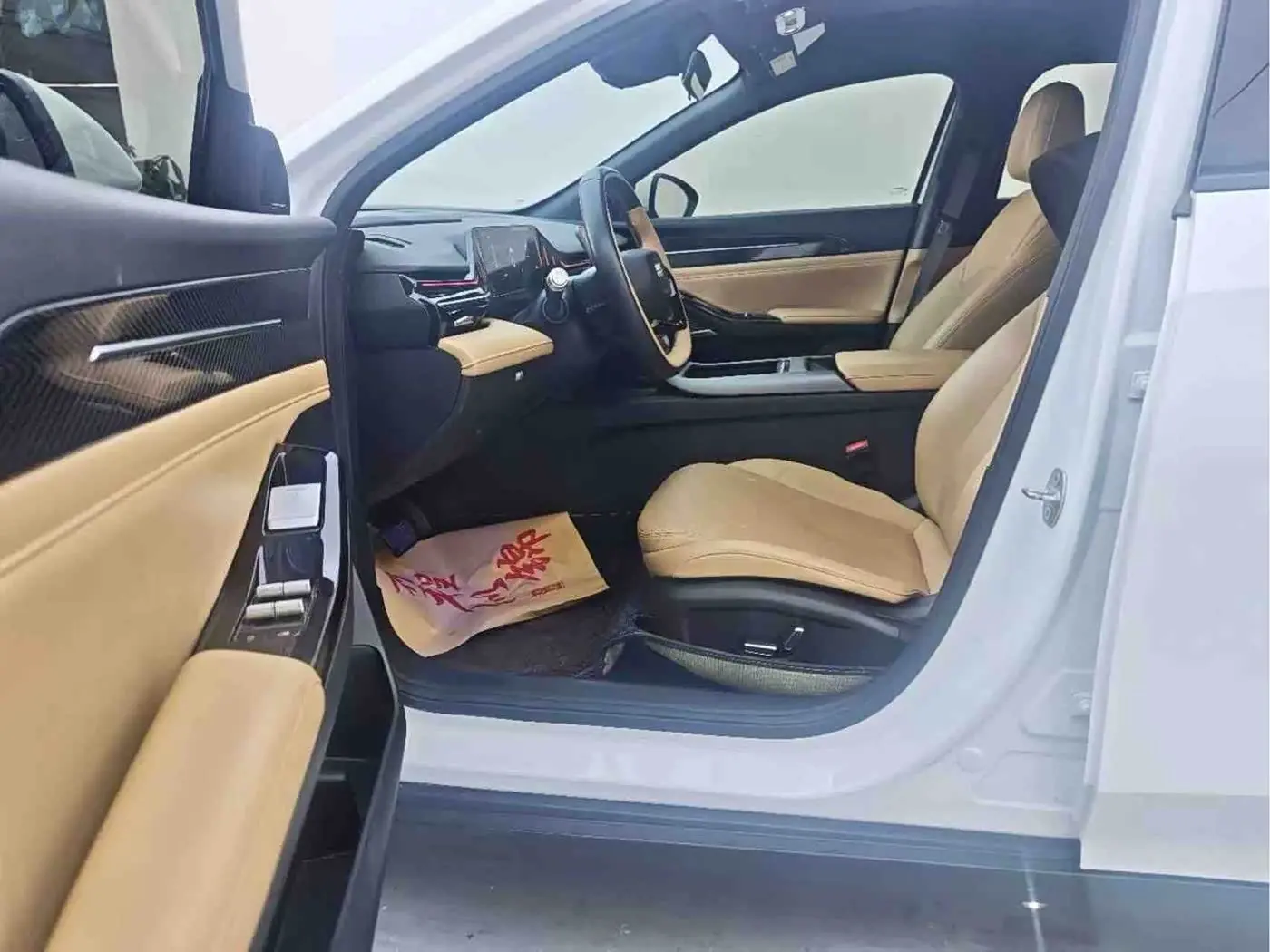 Geely Galaxy Galaxy L6 2024 — Photo 5/9