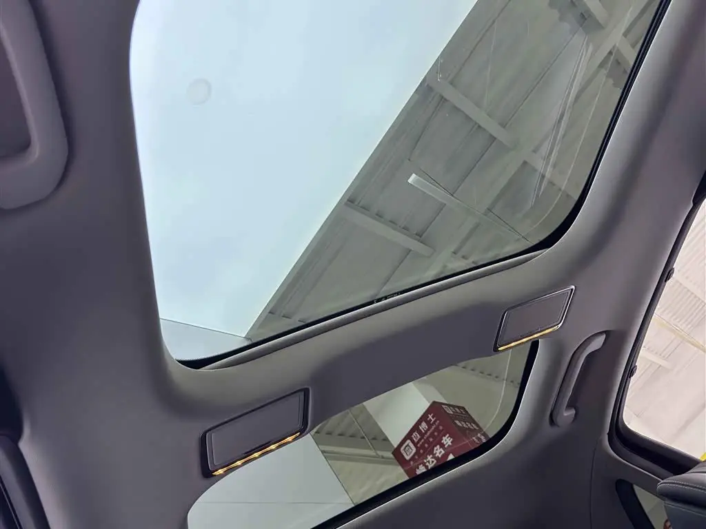 Mercedes-Benz E-Class 2018 — Photo 13/16