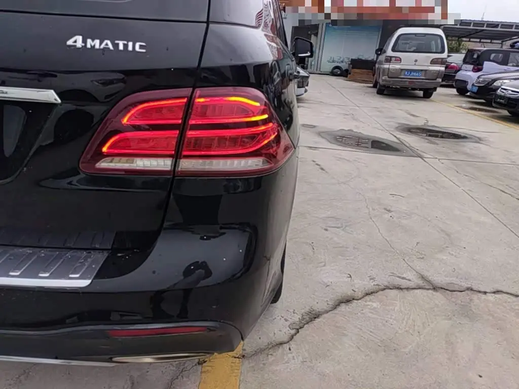 Mercedes-Benz GLE 2016 — Photo 7/19