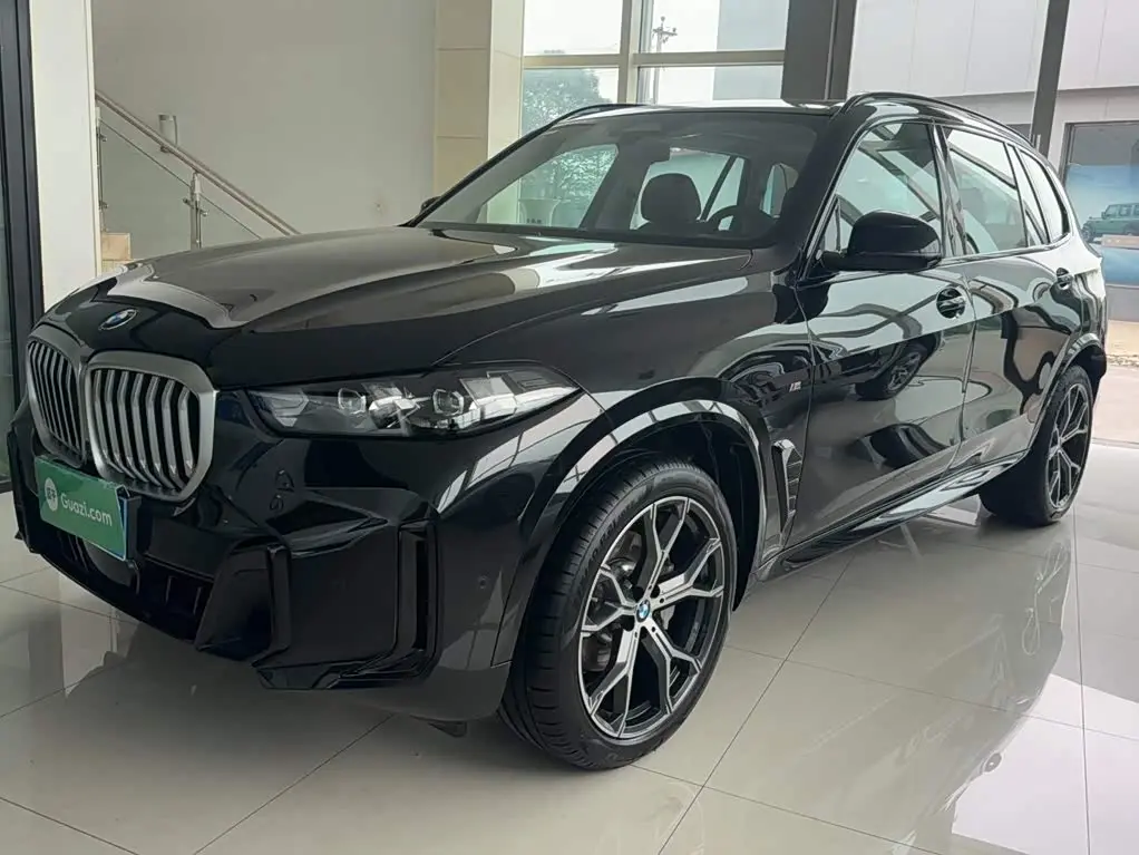 BMW X5 2025 — Фото 1/14