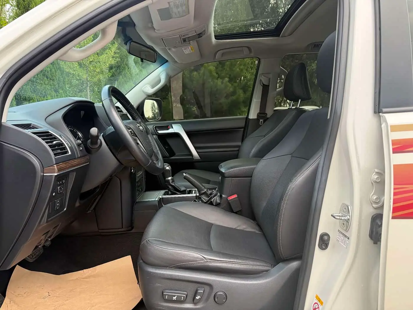 Toyota Prado 2019 — Photo 9/20