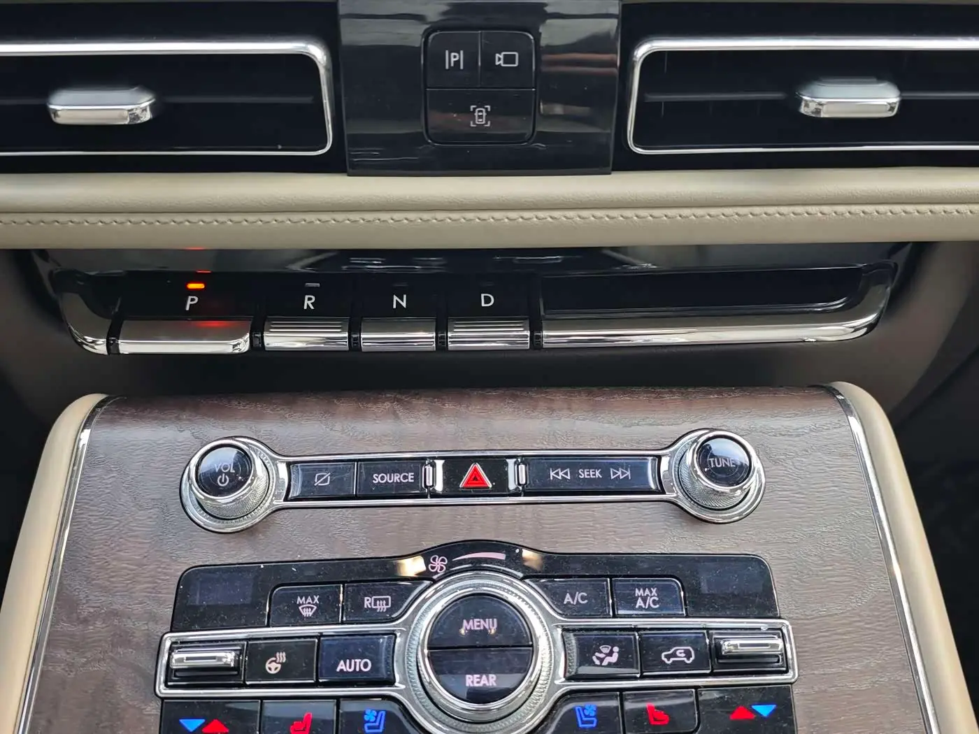 Lincoln Aviator 2020 — Photo 16/19