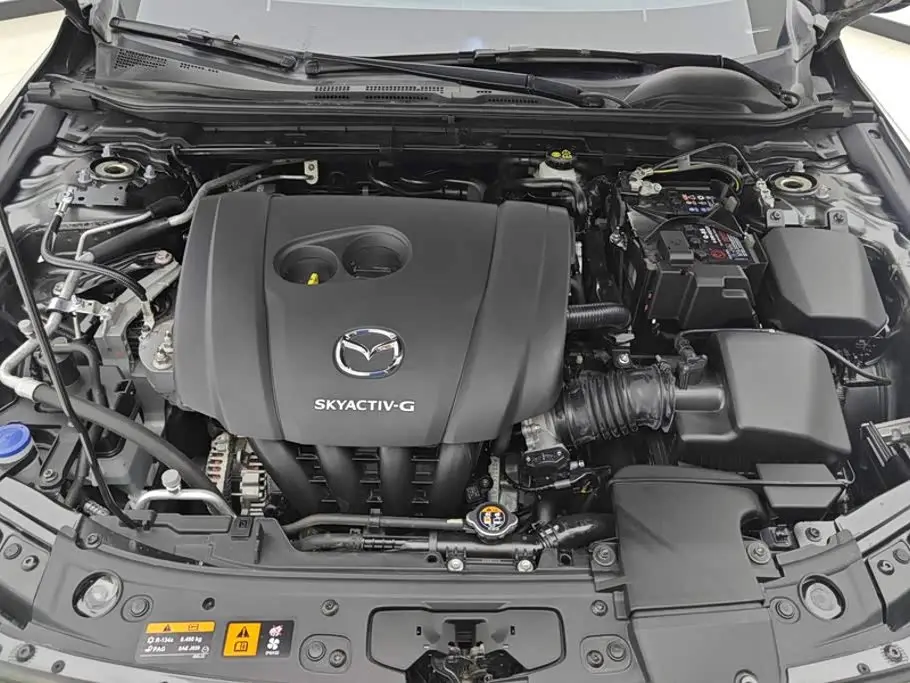 Mazda Mazda3 Axela 2024 — Photo 10/16