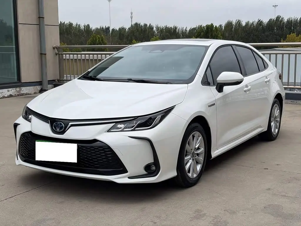 Toyota Corolla 2024 — Фото 1/10