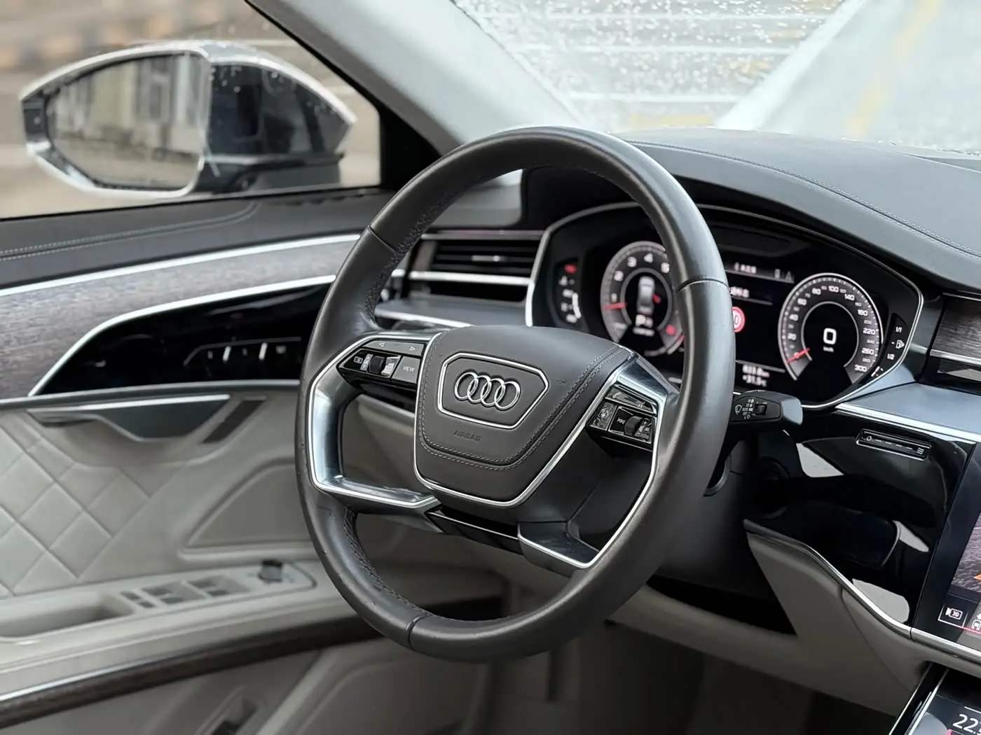 Audi A8 2022 — Фото 12/20