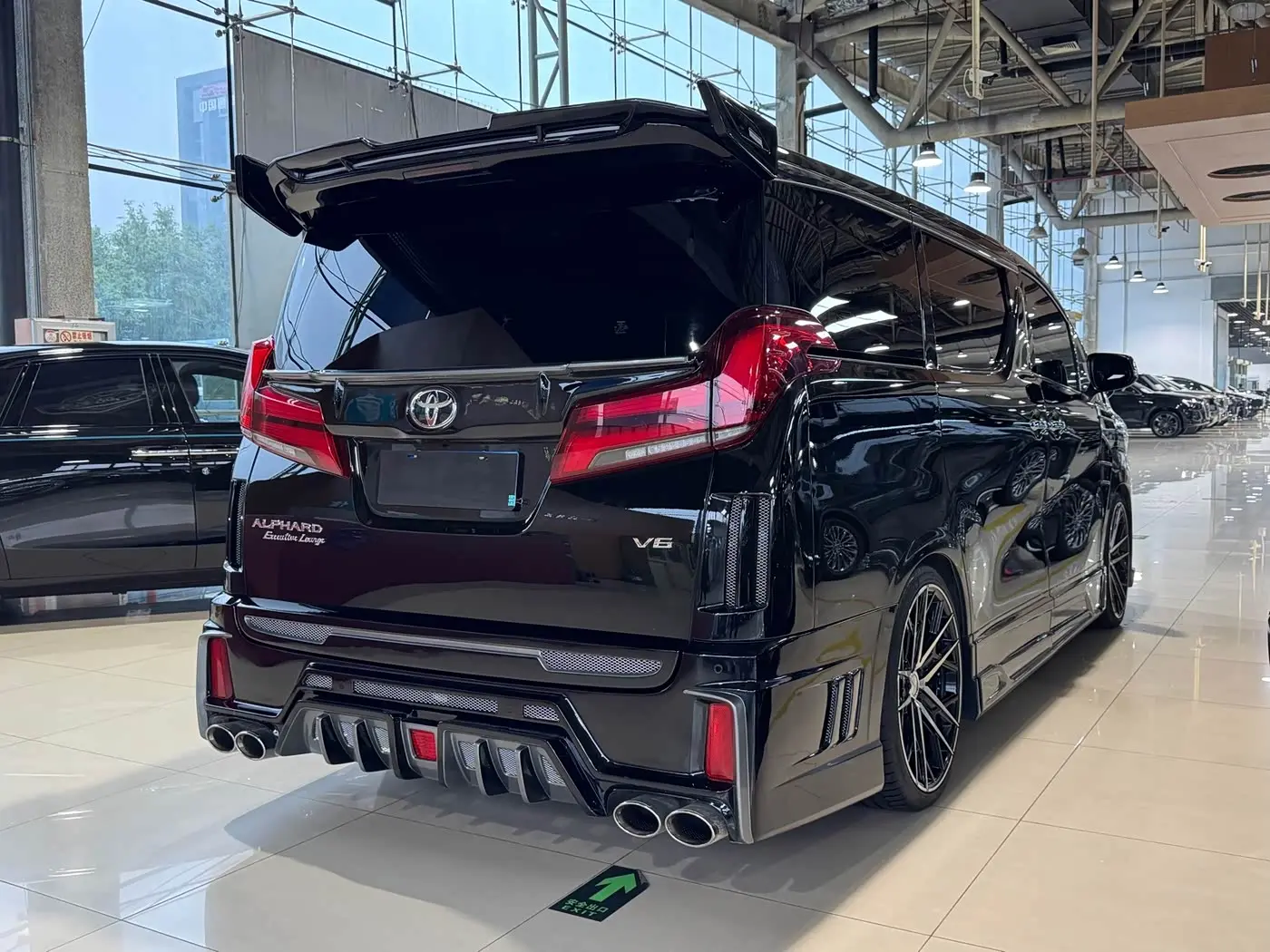 Toyota Alphard 2019 — Photo 11/20
