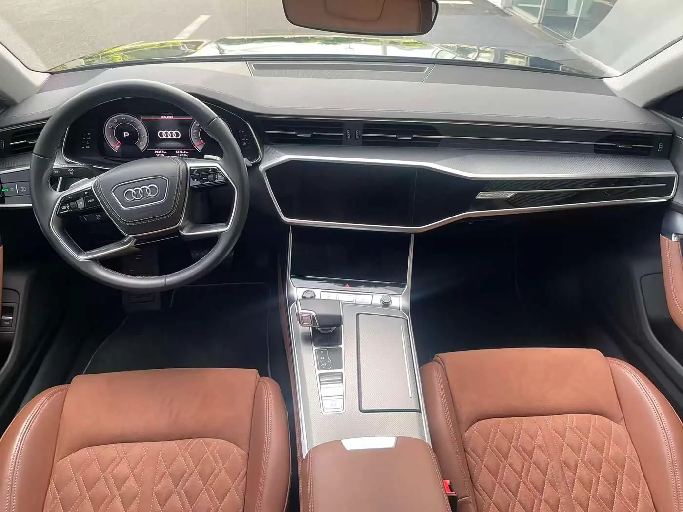 Audi A7L 2024 — Photo 6/10